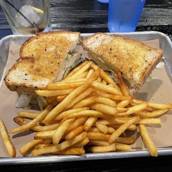 Legends Tavern & Grille - California Club - Sports Bars Near Me - Sunrise, Florida