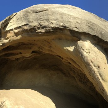 Gaviota Wind Caves - One of the many wind caves to seek cool shade - Hiking Near Me - Goleta, California Gaviota Wind Caves - One of the many wind caves to seek cool shade - Hiking Near Me - Goleta, California