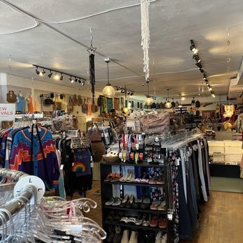 Rewind Vintage - Look into the store - Used, Vintage & Consignment Near Me - Minneapolis, Minnesota