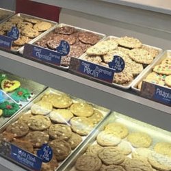 Great American Cookies - NO SIGN!