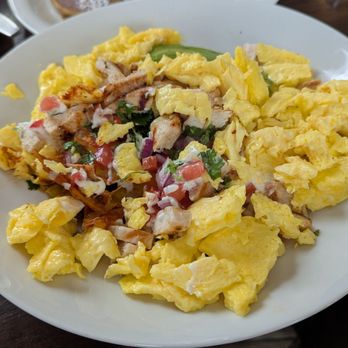 Aragon House Cafe - Chilaquiles with chicken - Breakfast & Brunch Near Me - Bellflower, California Aragon House Cafe - Chilaquiles with chicken - Breakfast & Brunch Near Me - Bellflower, California