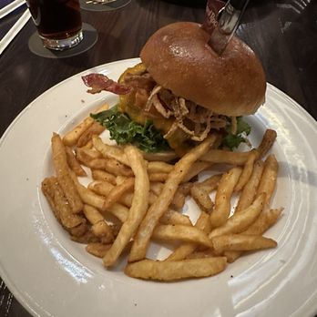 Hard Rock Cafe - BBQ Bacon Cheeseburger - American Near Me - Orlando, Florida Hard Rock Cafe - BBQ Bacon Cheeseburger - American Near Me - Orlando, Florida