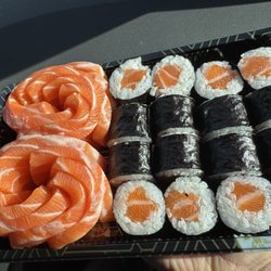 Yumi Sushi House - Salmon sashimi - 2 orders and 2 salmon maki