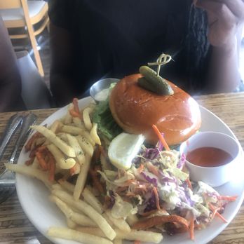 Honu Oceanside - Fish sandwhich - Seafood Near Me - Lahaina, Hawaii Honu Oceanside - Fish sandwhich - Seafood Near Me - Lahaina, Hawaii