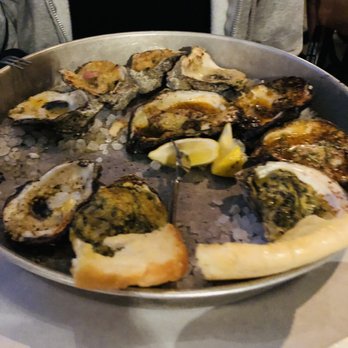 Half Shell Oyster House - Oyster sampler - Seafood Near Me - Biloxi, Mississippi Half Shell Oyster House - Oyster sampler - Seafood Near Me - Biloxi, Mississippi