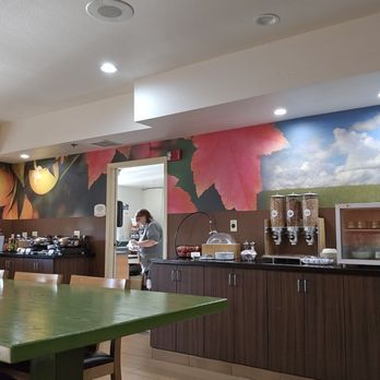 Fairfield by Marriott - Breakfast area - Hotels Near Me - Salida, California