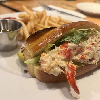 Boatyard Bar & Grill - Seafood Near Me - Annapolis, Maryland