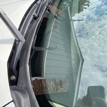 Redwood Glass - Can see here the uneven adhesive - Auto Glass Services Near Me - Petaluma, California Redwood Glass - Can see here the uneven adhesive - Auto Glass Services Near Me - Petaluma, California