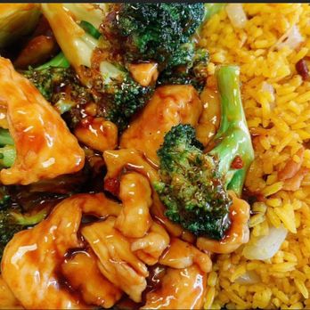 Great Wall Chinese Restaurant - a plate of chicken and broccoli - Chinese Near Me - Pine Beach, New Jersey