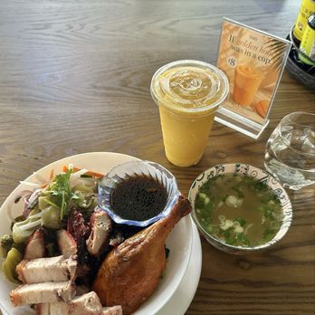 Thọ - Mango Coconut Smoothie and Mi Thap Cam (Noodle Combo) - Vietnamese Near Me - Seattle, Washington