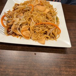 Tamashi Sushi & Ramen Bar - Chicken yakisoba