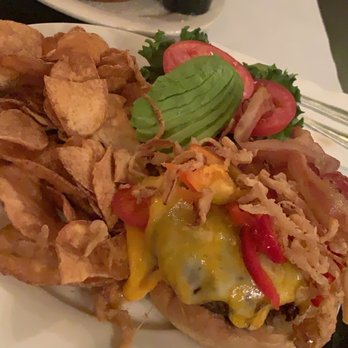 Founders Tavern - Tavern Burger and House - cooked Potato Chips - New American Near Me - Southold, New York