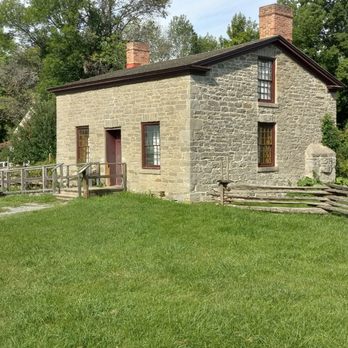 Upper Canada Village - Farm house - Landmarks & Historical Buildings Near Me - South Dundas, Ontario