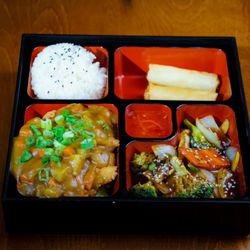 Kirin Ramen Poke & Teriyaki - Curry chicken bento box