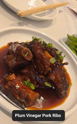 Yeh’s Bao Chinese Restaurant,Fusion Food 中餐厅 by null