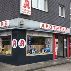 Sonnen-Apotheke - Auch die Fassade der Apotheke ist neu