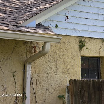 Shack Shine - Clearwater - Side of house after cleaning - Gutter Services Near Me Shack Shine - Clearwater - Side of house after cleaning - Gutter Services Near Me