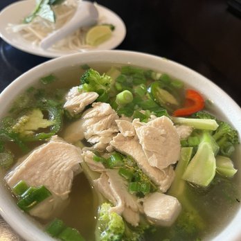 Viet Chopsticks DC Restaurant - Pho Ga with broccoli - Vietnamese Near Me - Washington, DC, District of Columbia