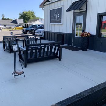 Butter Sugar Flour - Outdoor seating - Bakeries Near Me - Trafalgar, Indiana
