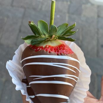 Hotlix - As you can see the, Chocolate Strawberries are bigger than my hand - Coffee & Tea Near Me - Pismo Beach, California Hotlix - As you can see the, Chocolate Strawberries are bigger than my hand - Coffee & Tea Near Me - Pismo Beach, California