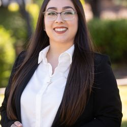 Martin Family Chiropractic Centers - Brentwood - Dr. Raquel Manzo - Hablo Español