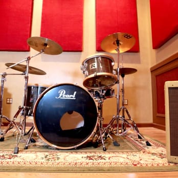 Summit Rehearsal & Recording Studios - Wooden hoop set in the Jazz room! - Recording & Rehearsal Studios Near Me - Pasadena, California