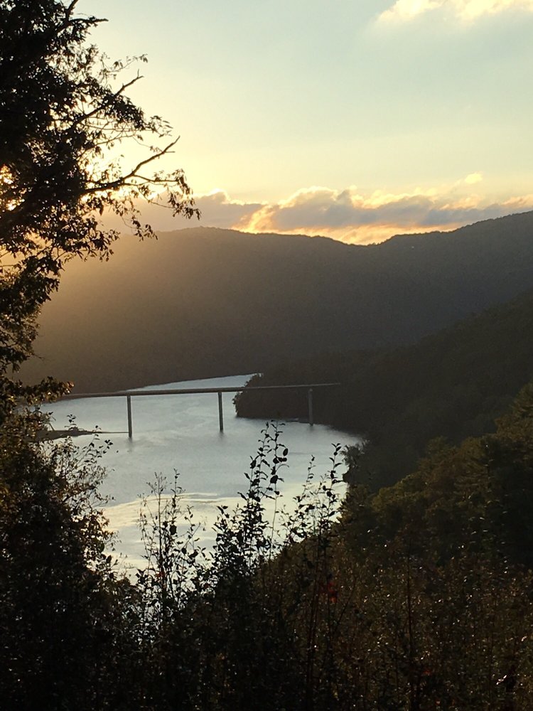 BLUESTONE STATE PARK 78 HC, Hinton, West Virginia Guest Houses