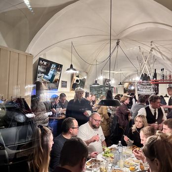 Gasthaus Pöschl - Interior of restaurant - Gastropubs Near Me - Vienna, 9