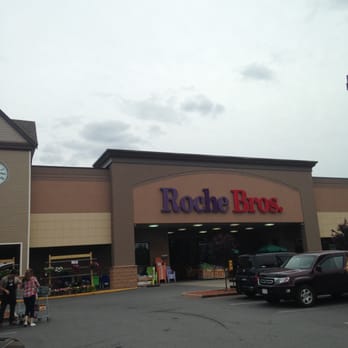 Roche Bros. - Millis - Millis Roche Bros -- Milliston Place: 6 Milliston Road (off Route 109), Millis            Storefront - Grocery Near Me - Millis, Massachusetts