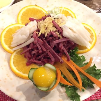 DuBu - The angus tartar. Was not mushy but thinly sliced strips. Served with sliced pears, ginger and egg yolk. - Korean Near Me - Elkins Park, Pennsylvania