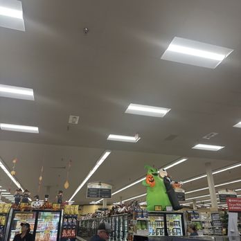 Vons - Halloween decor! - Grocery Near Me - Clovis, California
