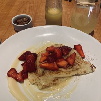 Crêpe Bar - Lemon and Strawberries Mimosas - Creperies Near Me - Tempe, Arizona