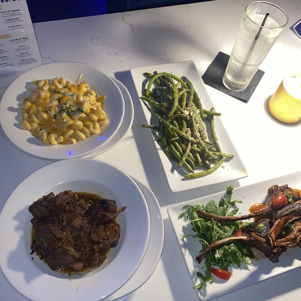 Miami Vibes - Oxtails, lamb chops, macaroni and cheese, green beans - Breakfast & Brunch Near Me - Plano, Texas Miami Vibes - Oxtails, lamb chops, macaroni and cheese, green beans - Breakfast & Brunch Near Me - Plano, Texas