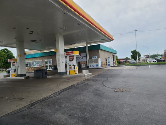 HUTCHISON SHELL - Updated June 2026 - 1402 Bellefontaine St