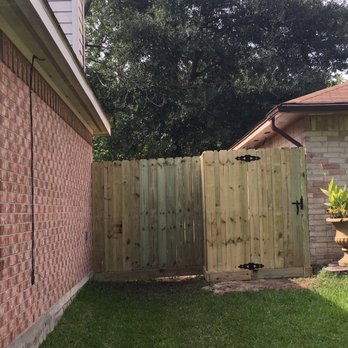 Custom Builds Construction - Fences & Gates Near Me - Humble, Texas
