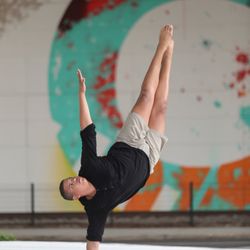On The Edge at Frank Rey Dance