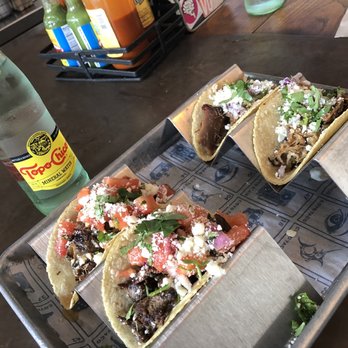 Coyo Taco - Left Alambre tacos and right Carnitas de Pato. - Mexican Near Me - Miami, Florida