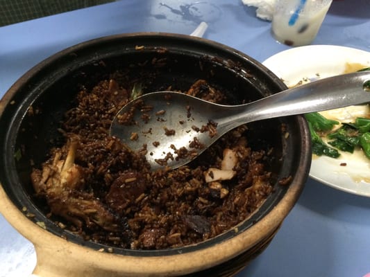 Lian He Ben Ji Claypot Rice by null