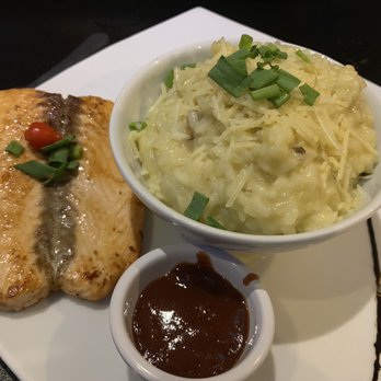 Up Restaurant y Bar - Parm and mushroom risotto with salmon and guayaba sauce. - Puerto Rican Near Me - Vega Baja, Puerto Rico Up Restaurant y Bar - Parm and mushroom risotto with salmon and guayaba sauce. - Puerto Rican Near Me - Vega Baja, Puerto Rico