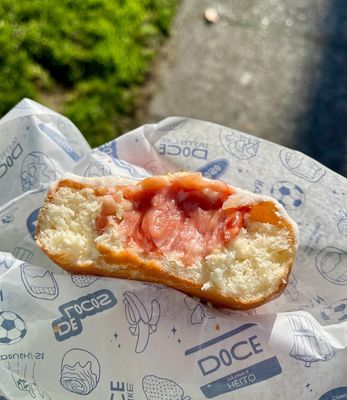 Doce Donut Co by null