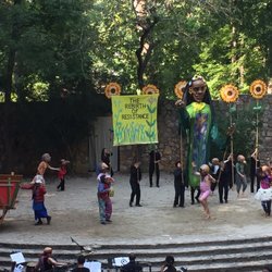 Forest Theatre - A puppet show against big business