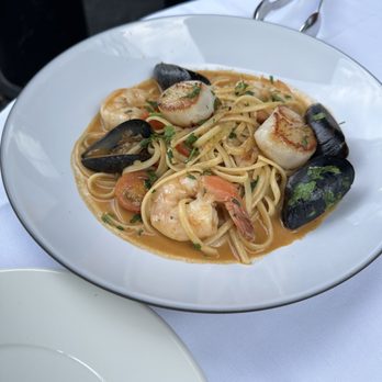 Riley's Vancouver - Linguini with fruiti di Mari - Seafood Near Me - Vancouver, British Columbia Riley's Vancouver - Linguini with fruiti di Mari - Seafood Near Me - Vancouver, British Columbia