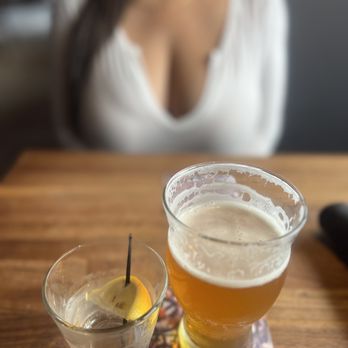 Yard House - Boobs and beer - Bars Near Me - Long Beach, California