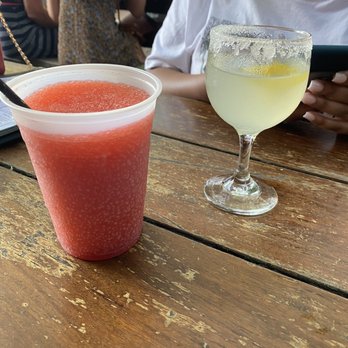 The Bulldog - The Hurricane Frozen and a lemon drop martini - Pubs Near Me - New Orleans, Louisiana The Bulldog - The Hurricane Frozen and a lemon drop martini - Pubs Near Me - New Orleans, Louisiana