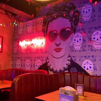 Broken English Taco Pub - The Loop - Mexican Near Me - Chicago, Illinois