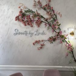 Sweets by Linda - Inside