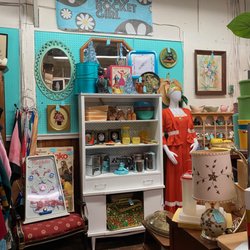 Antique Center Of Red Bank