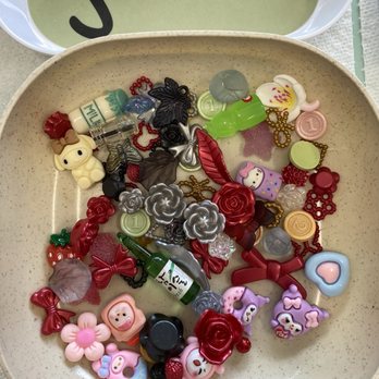 Crafts Zone Studio - Paint & Sip Near Me - Brookline, Massachusetts