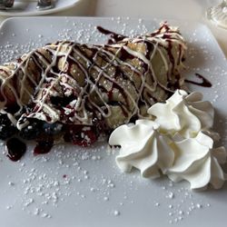 Chillz Lounge - Mixed berry crepe