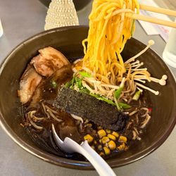Rosewood Kitchen - ROSEWOOD TWIST TONKOTSU